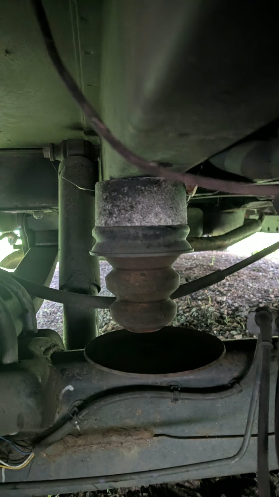 Ford Transit (FWD) rear chassis and suspension underside